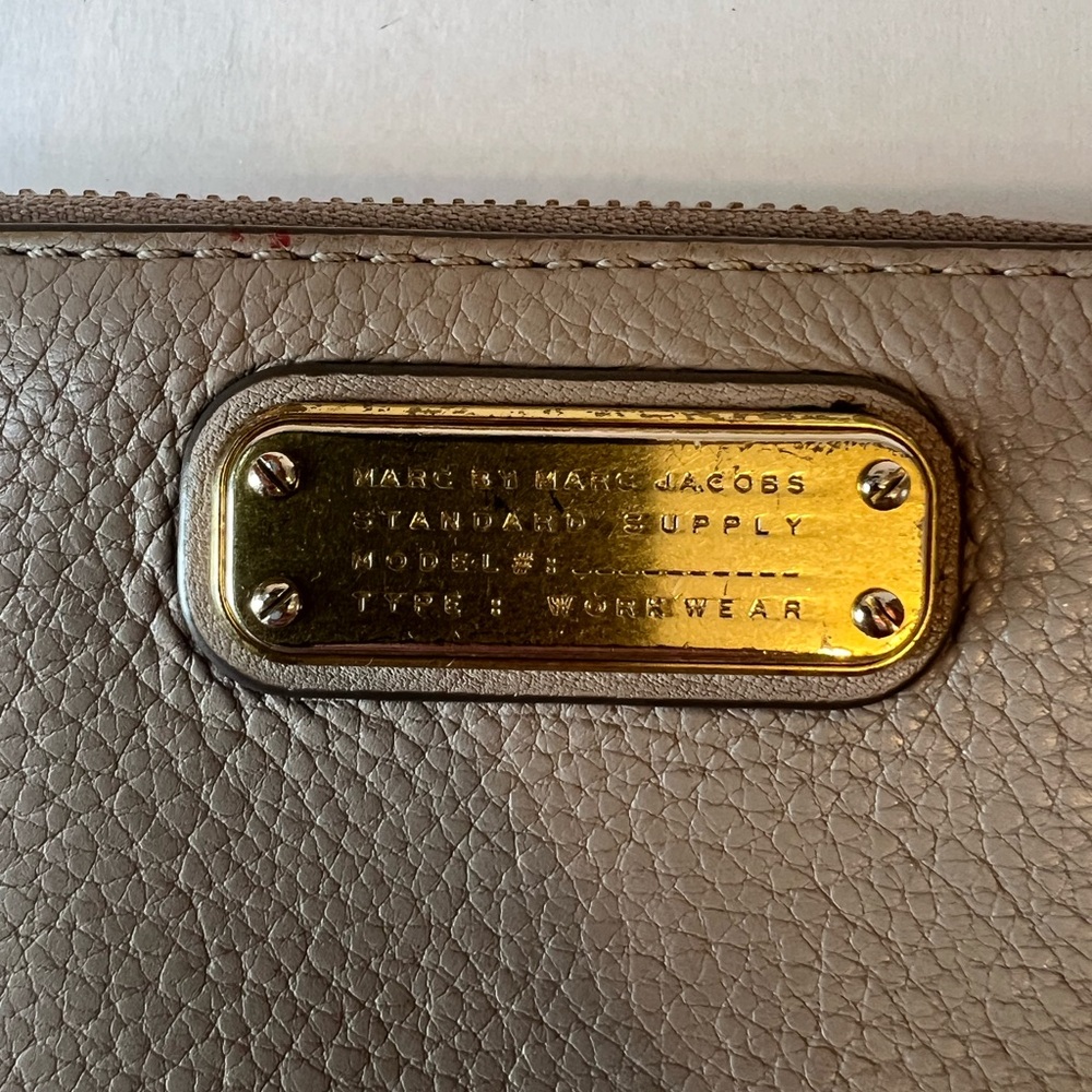 Marc Jacobs zip around long wallet‎ - Picture 13 of 14